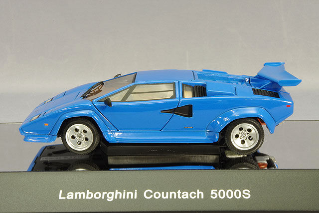 ・オートアート 1/43 ランボルギーニ カウンタック 5000S ブルー